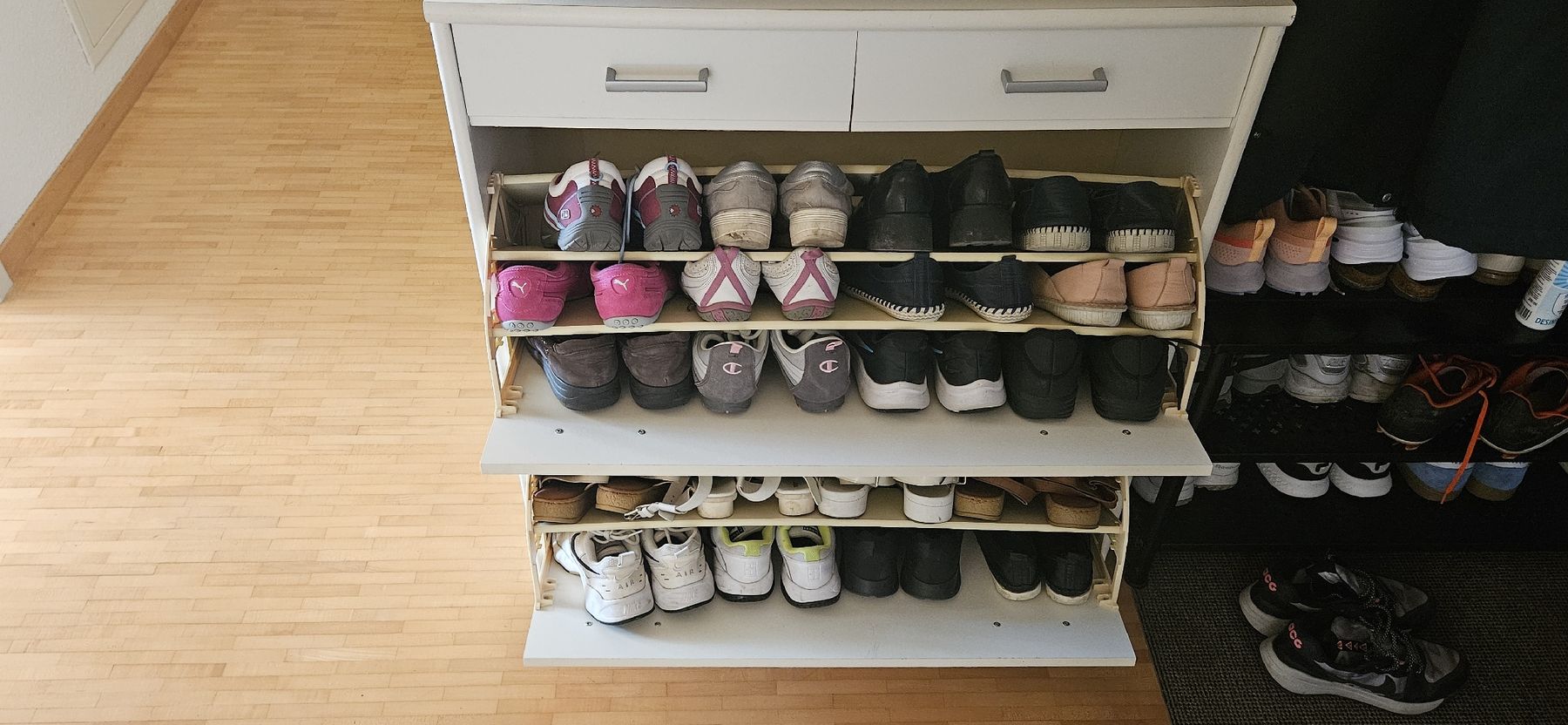 Ikea Armadi: White Shoe Cabinet with Storage - Great Condition! – Usato da Enggistein venduto da onu_7c28 1