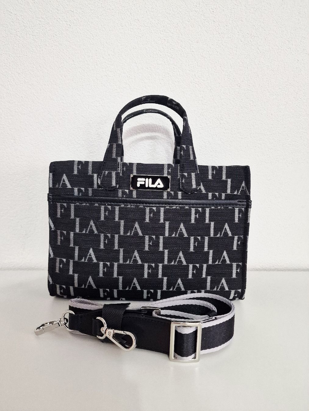 Fila Taschen für Damen: Sac à main Fila , Neuf! – Neu (gemäss Beschreibung) aus Cournillens von jho_tx6d