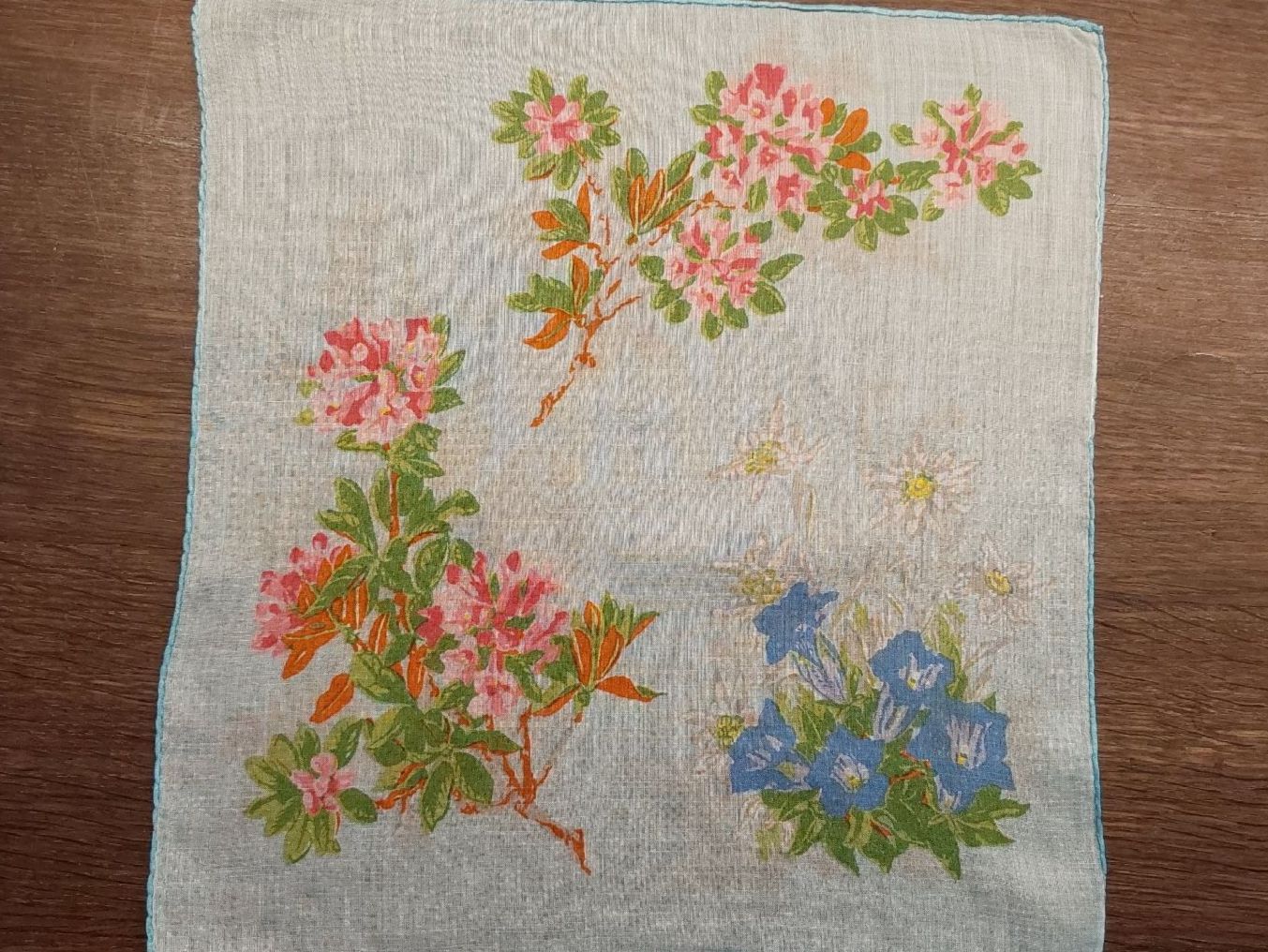 Altro in  Abbigliamento & Accessori: Taschentuch Motiv Blumen – Nuovo (secondo la descrizione) da Köniz venduto da scopello12