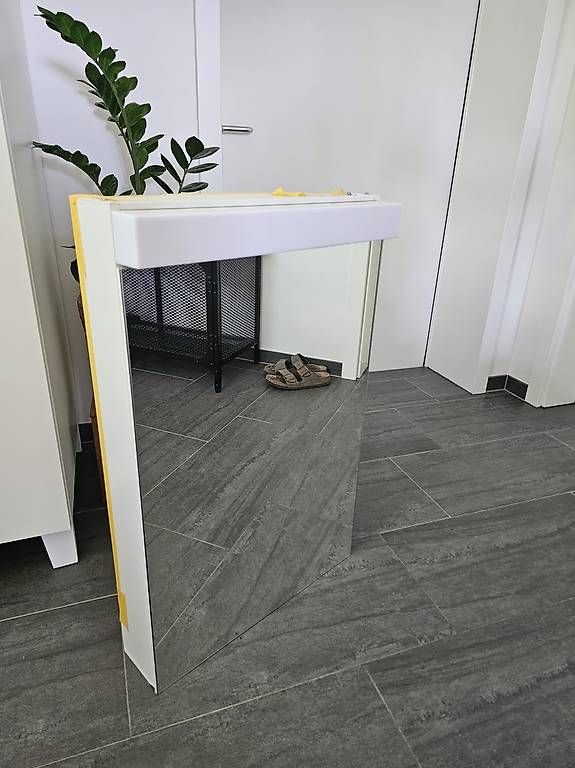Armadietti a specchio: Spiegelschrank mit Lampe 50 × 77 cm – Usato da Mumpf venduto da tanja_lotta