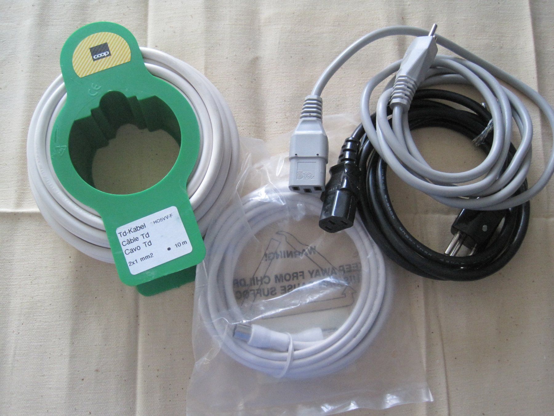 Kabel: Versch. Kabel teils Neu – Neu (gemäss Beschreibung) aus Schachen LU von moepsli5