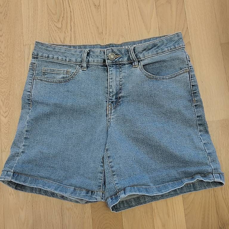 Jeans: Blaue kurze Jeans Hose Grösse 36 – D'occasion à Buttisholz par sch_7jfz 1