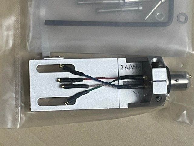 Transrotor Giradischi: TRANSROTOR HEADSHELL MIT KABEL - NEU – Nuovo e nell'imballaggio originale da Fahrwangen venduto da Swirl2 2