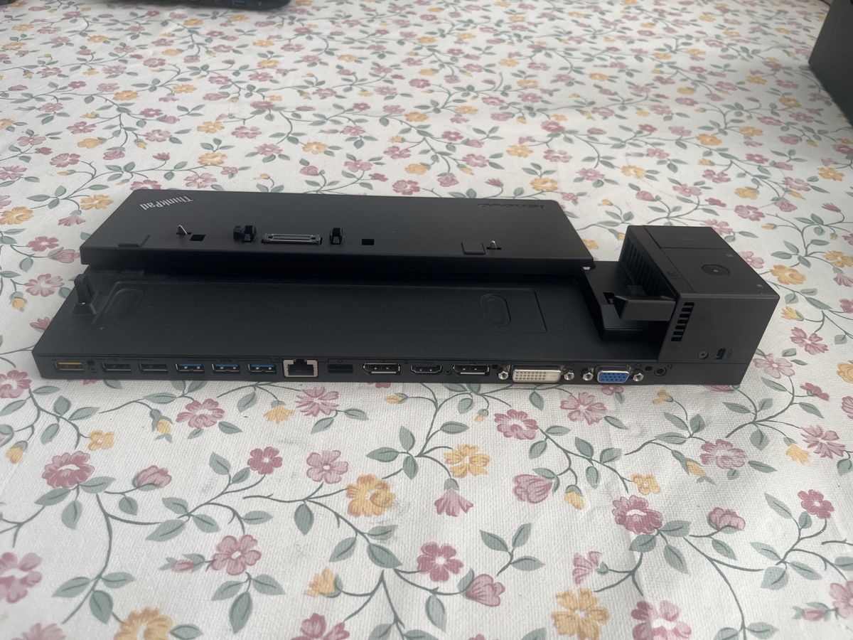 Lenovo Docking station: Docking Station Lenovo ThinkPad Ultra Deck – Usato da Corpataux venduto da leajsl 1