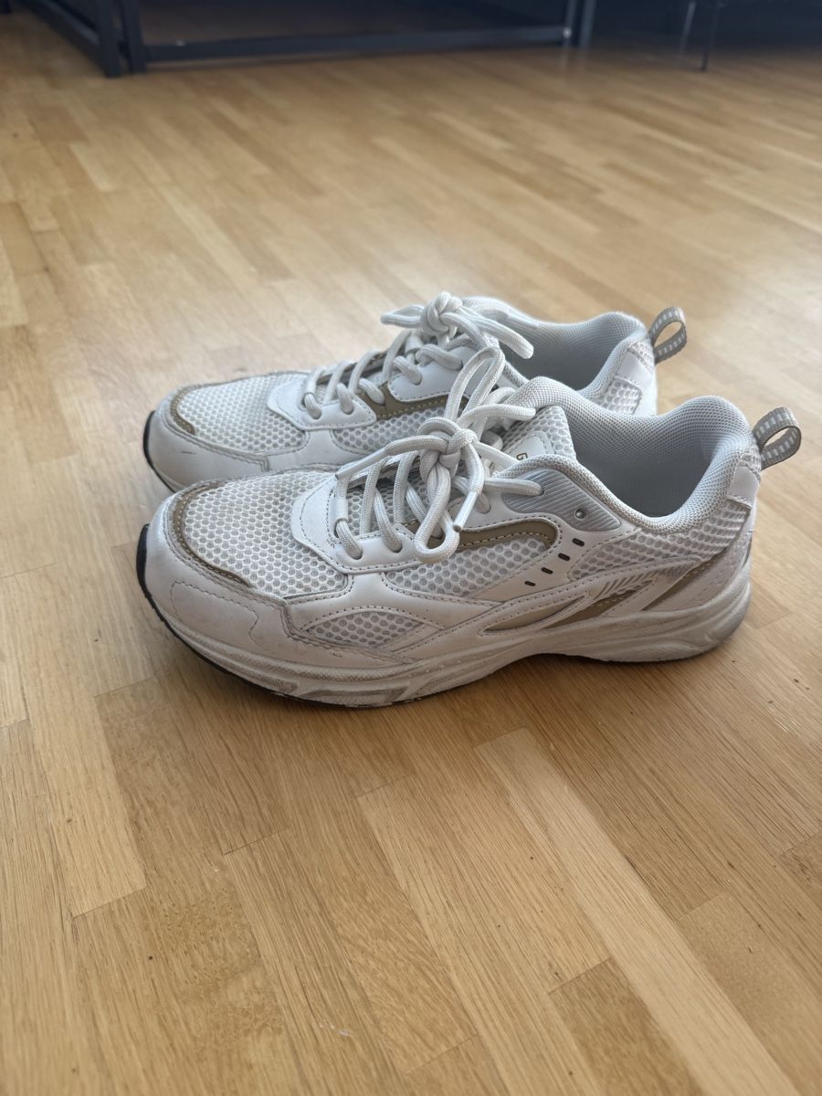 Scarpe per ragazze: Mädchen Turnschuhe gr.34 – Usato da Winterthur venduto da -BeHappy24- 5