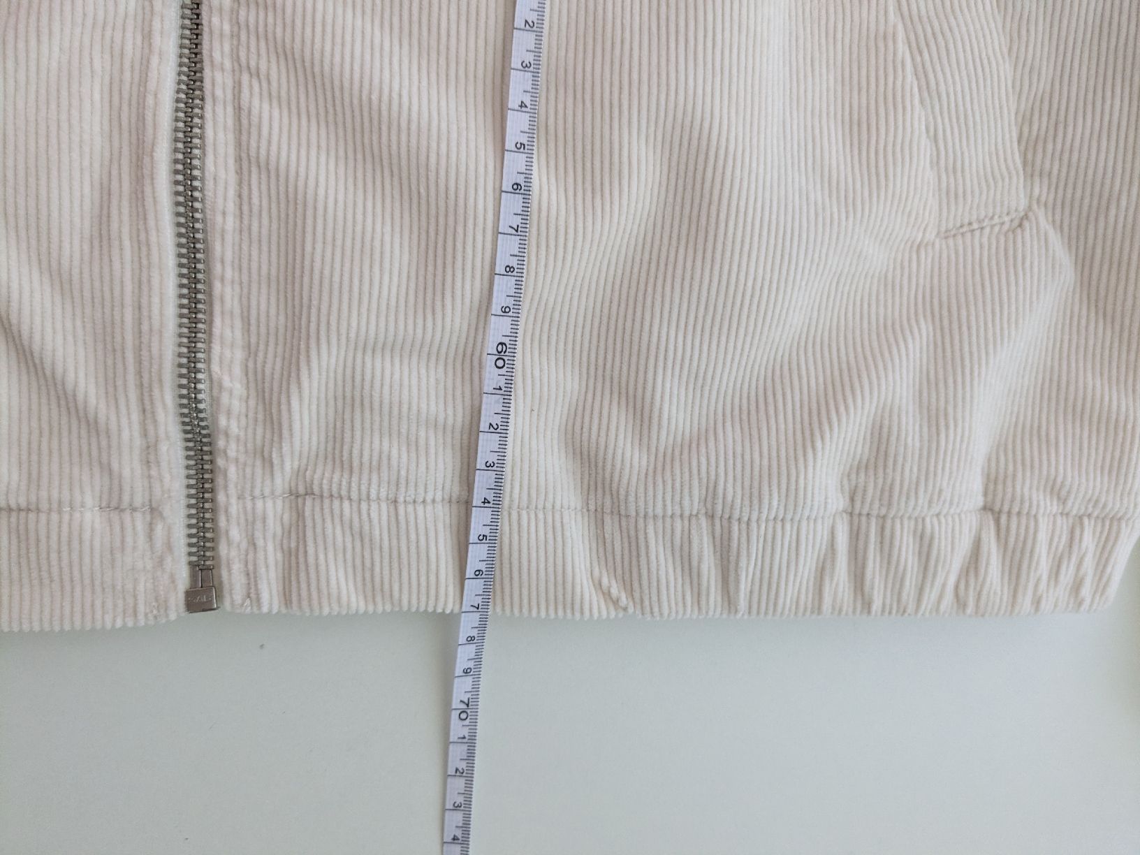 H&M Giacche: H&M Cordjacke Beige Gr. L  – Usato da Rorschach venduto da olg_5qq2 7