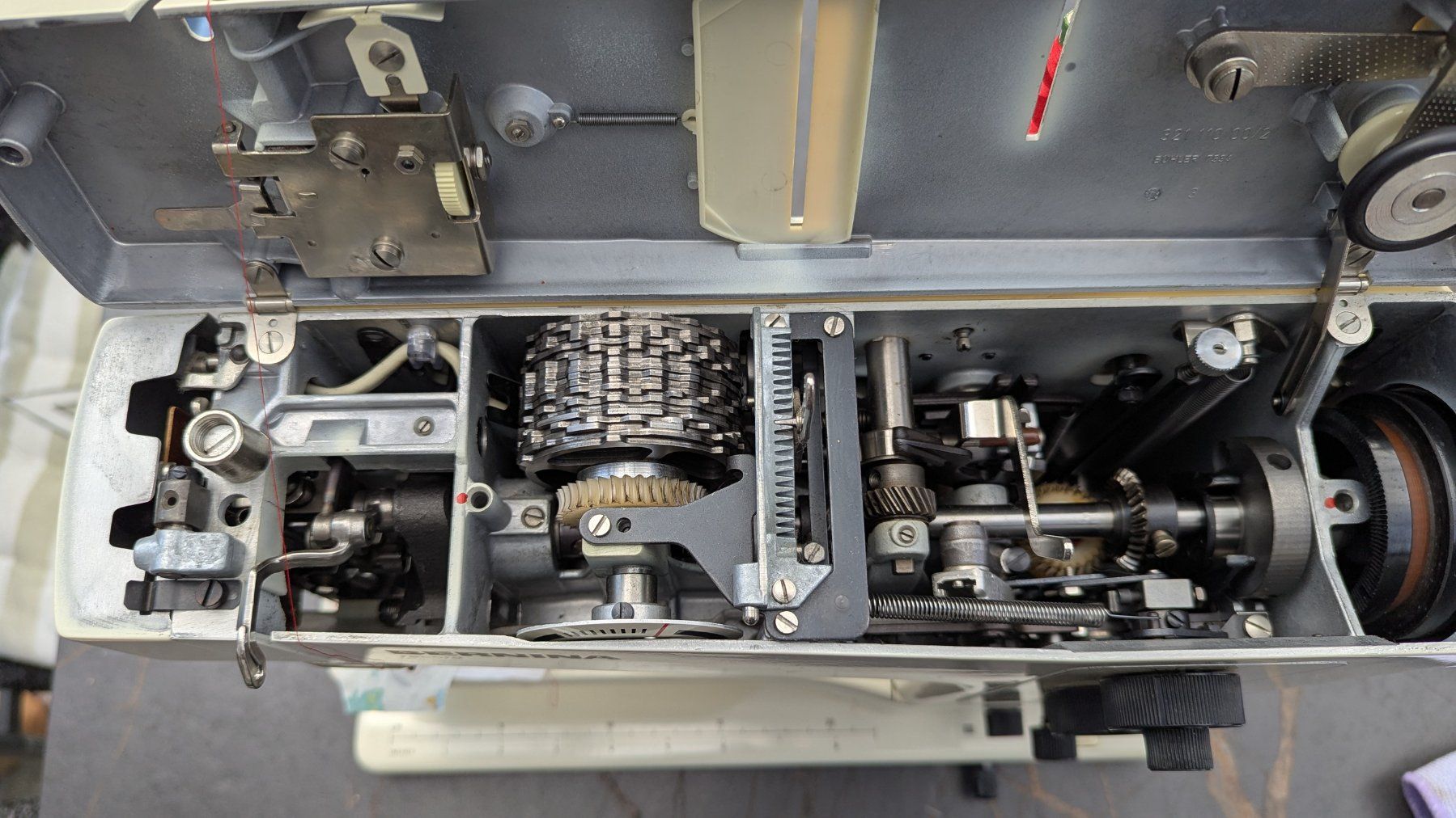 Bernina Machines à coudre: Bernina record 830 – D'occasion à Döttingen par Nik365 5