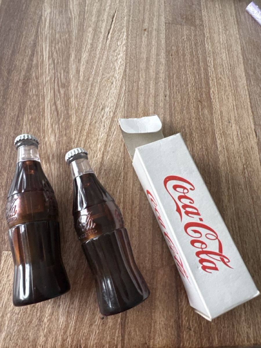 Accendini: 2 alte Feuerzeuge Coca Cola – Usato da Hägendorf venduto da laumatt