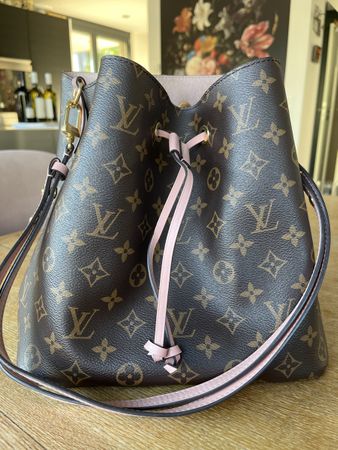 Louis Vuitton Neonoe Monogram rose poudre