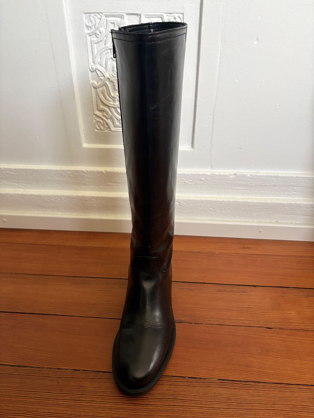Chaussures femmes: Schwarze Lederstiefel von Bata – D'occasion à Feuerthalen par IrinaFleur 1