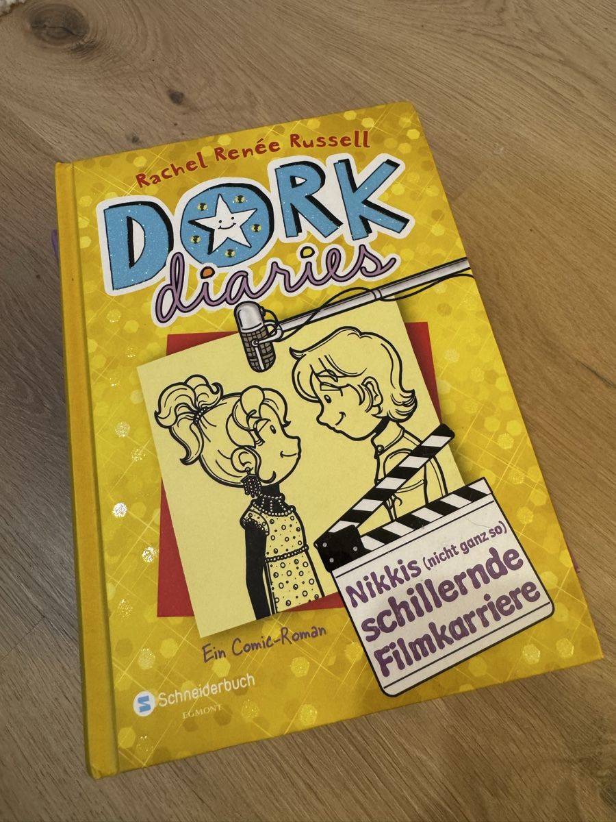 Livres: Dork Diaries Buch Comic-Roman – D'occasion à Buchs ZH par crazyhandbaggirl123