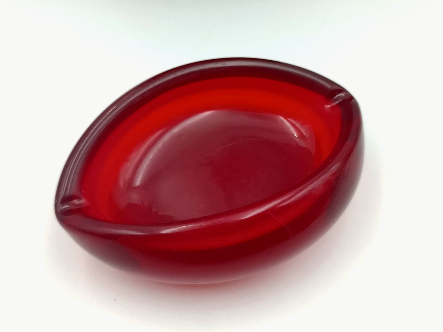 Aschenbecher: Vintage Aschenbecher rot Lippe – Gebraucht aus Wil SG von Donaldus 4