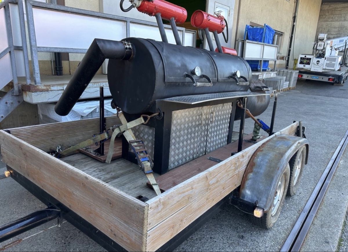 Griglie: Big BBQ Smoker – Usato da Giffers venduto da Camcar 5