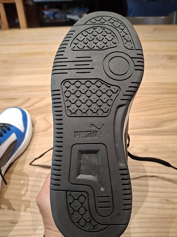 Puma Herrenschuhe: Puma Turnschuh Grösse 35.5 – Gebraucht aus Gähwil von Sinmax 4