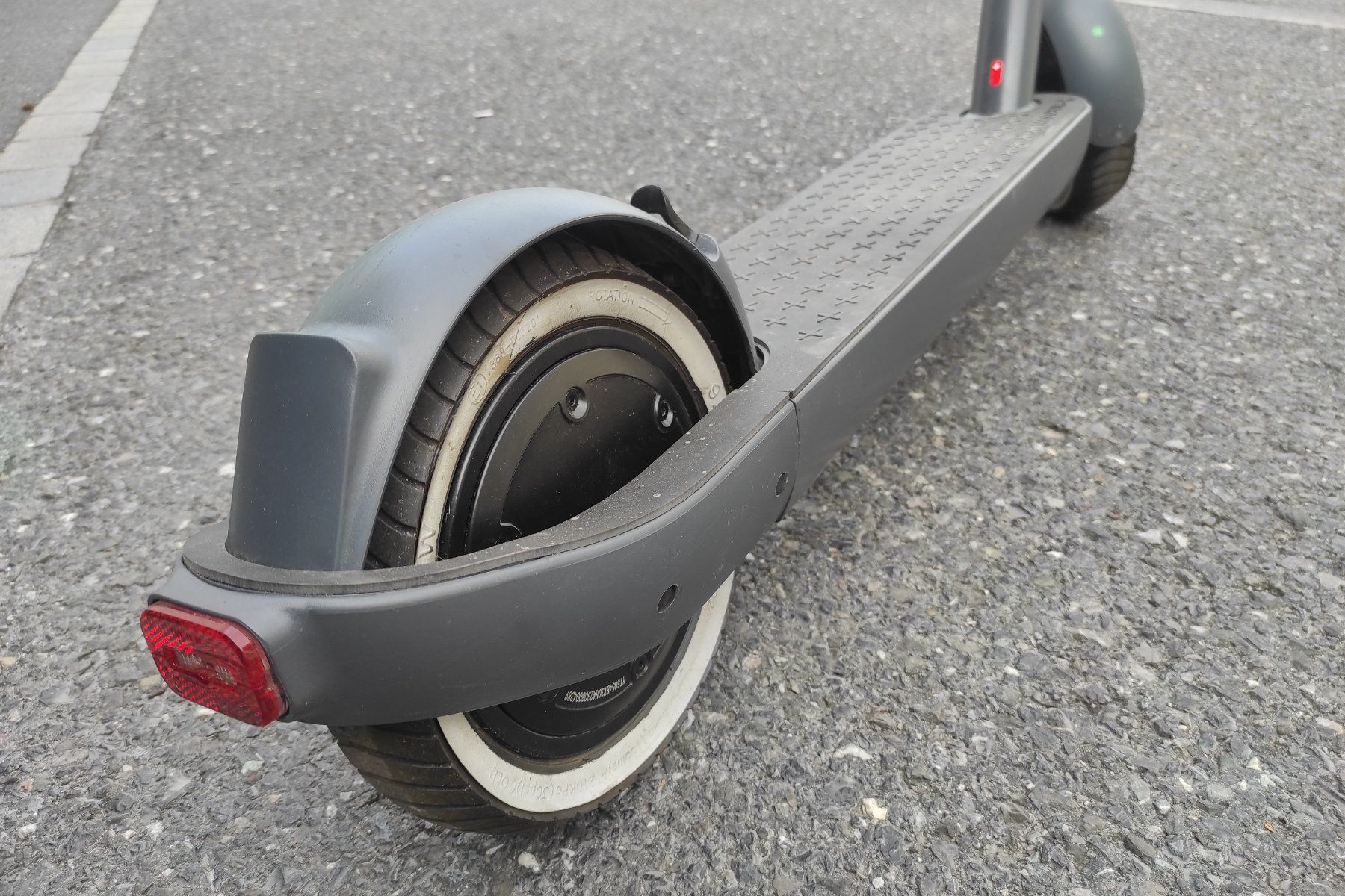 Soflow Kickboard: E-Scooter SoFlow SO ONE black – D'occasion à Niederurnen par Simarik 3