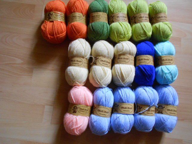 Lana: 16 Knäuel  Strickwolle Butinette – Nuovo (secondo la descrizione) da Flühli LU venduto da primula-47