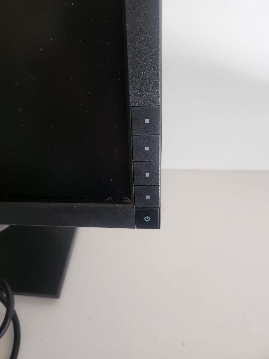 Monitor: Dell Computerbildschirm 51x33cm – Usato da Oberurnen venduto da jasmin2fel 6