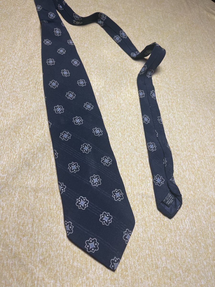 Armani Krawatten: Armani cravatta di seta-Uomo-glamour e elegante  – Neu (gemäss Beschreibung) aus Gordevio von LanaZimm 9