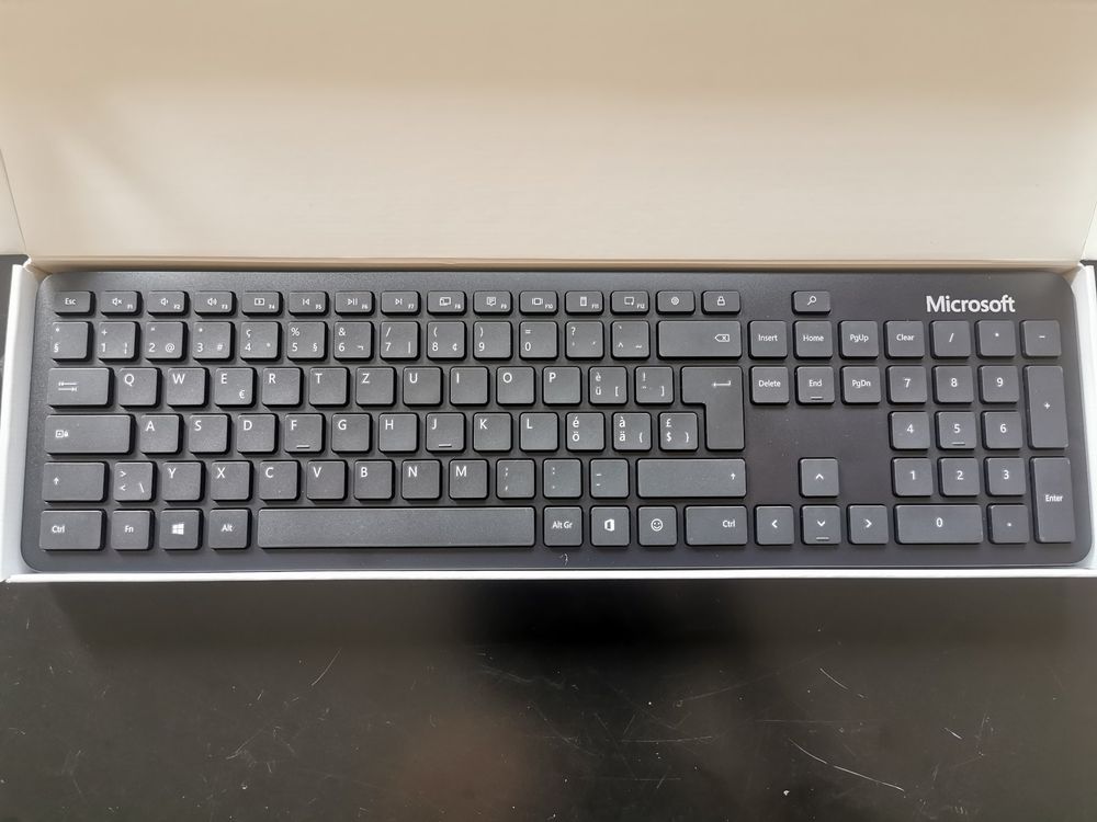 Bluetooth Keyboard CH Layout Tastatur (Neu (gemäss Beschreibung)) in ...