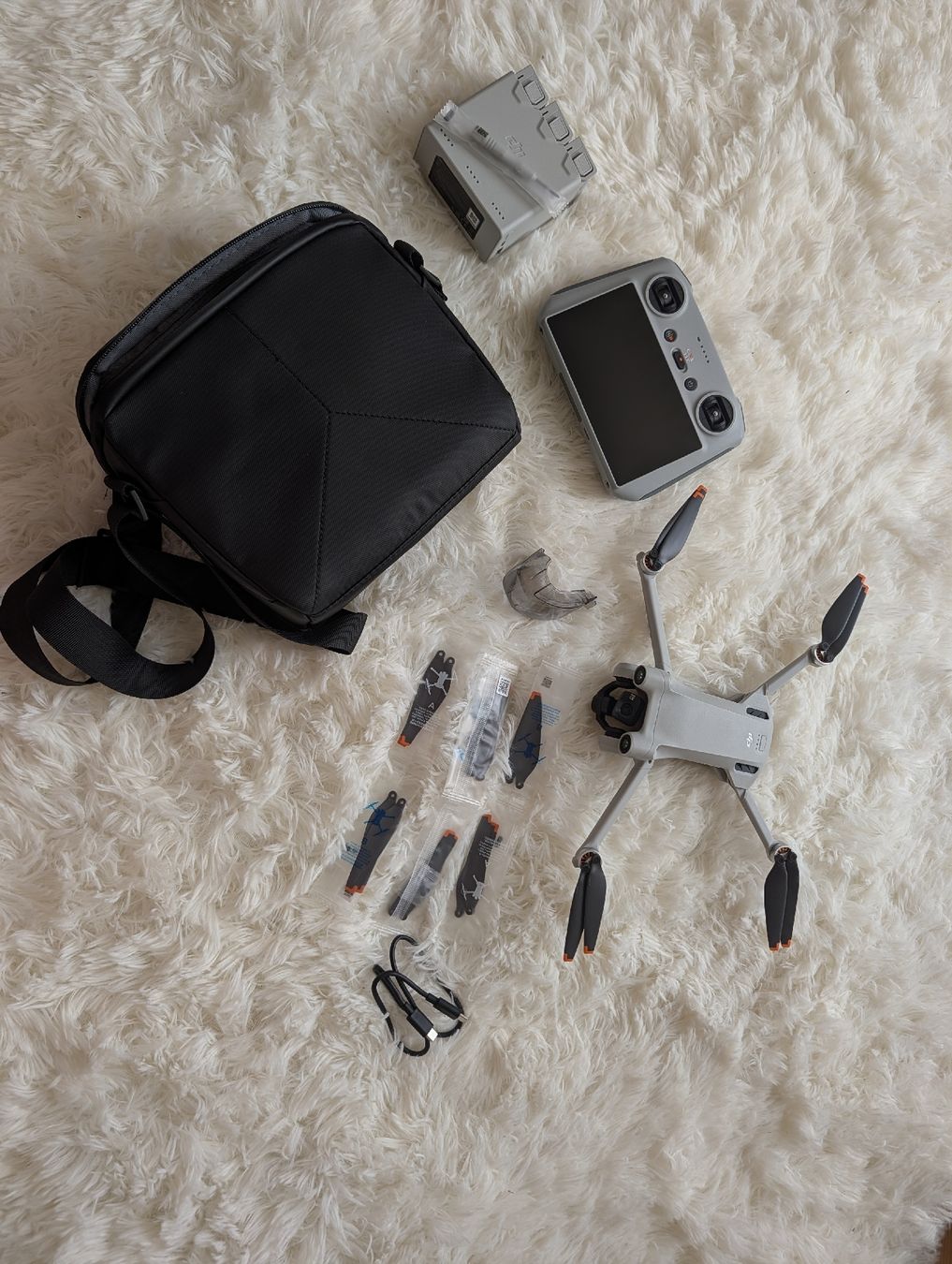DJI RC Modellbau: DJI Mini 3 PRO RC Fly More Combo – Gebraucht aus Windisch von dam_y2ln