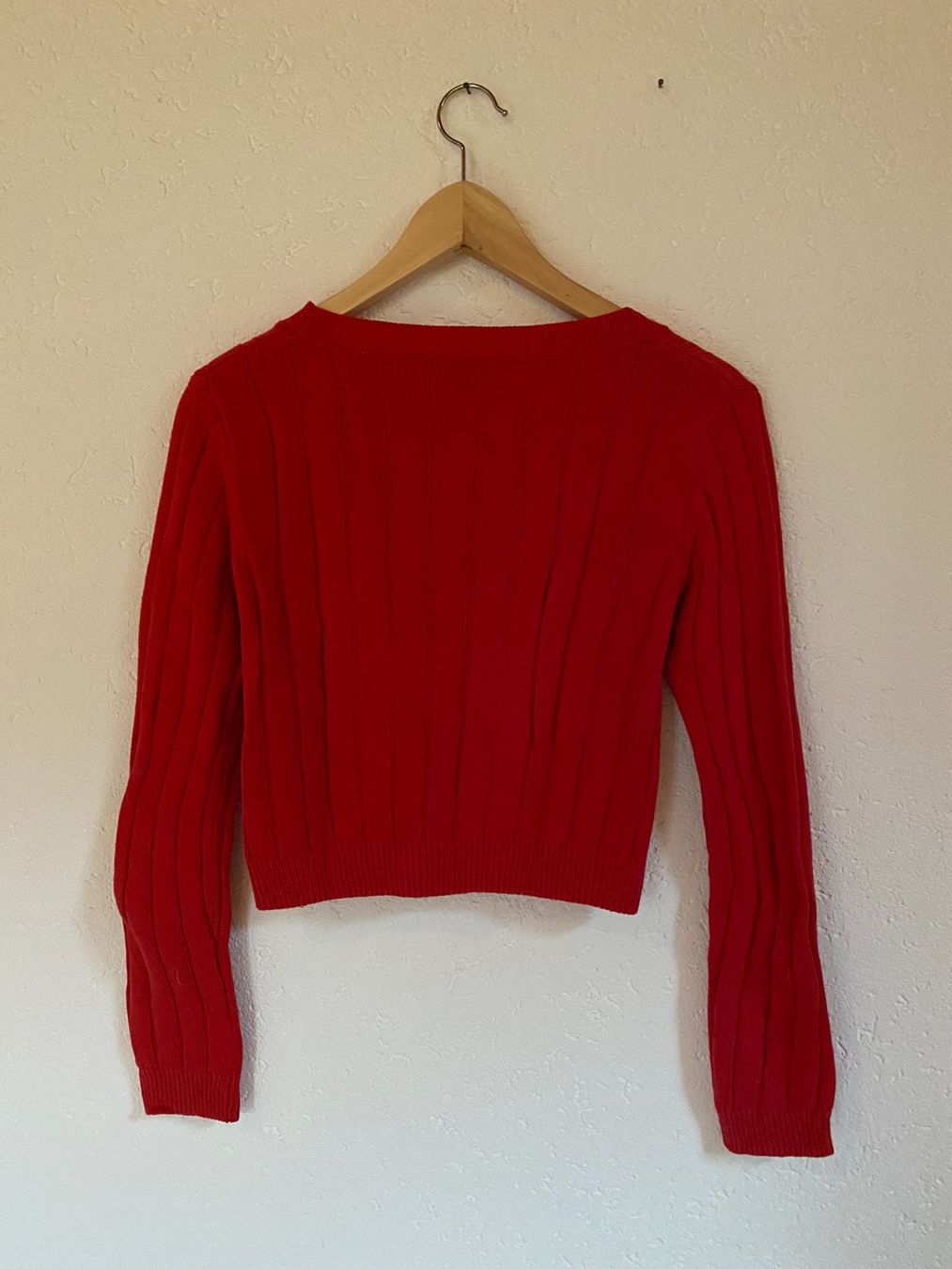 Maglioni & Felpe: Pull court crocheté rouge avec boutons – Nuovo (secondo la descrizione) da Delémont venduto da elena_neuhaus 1