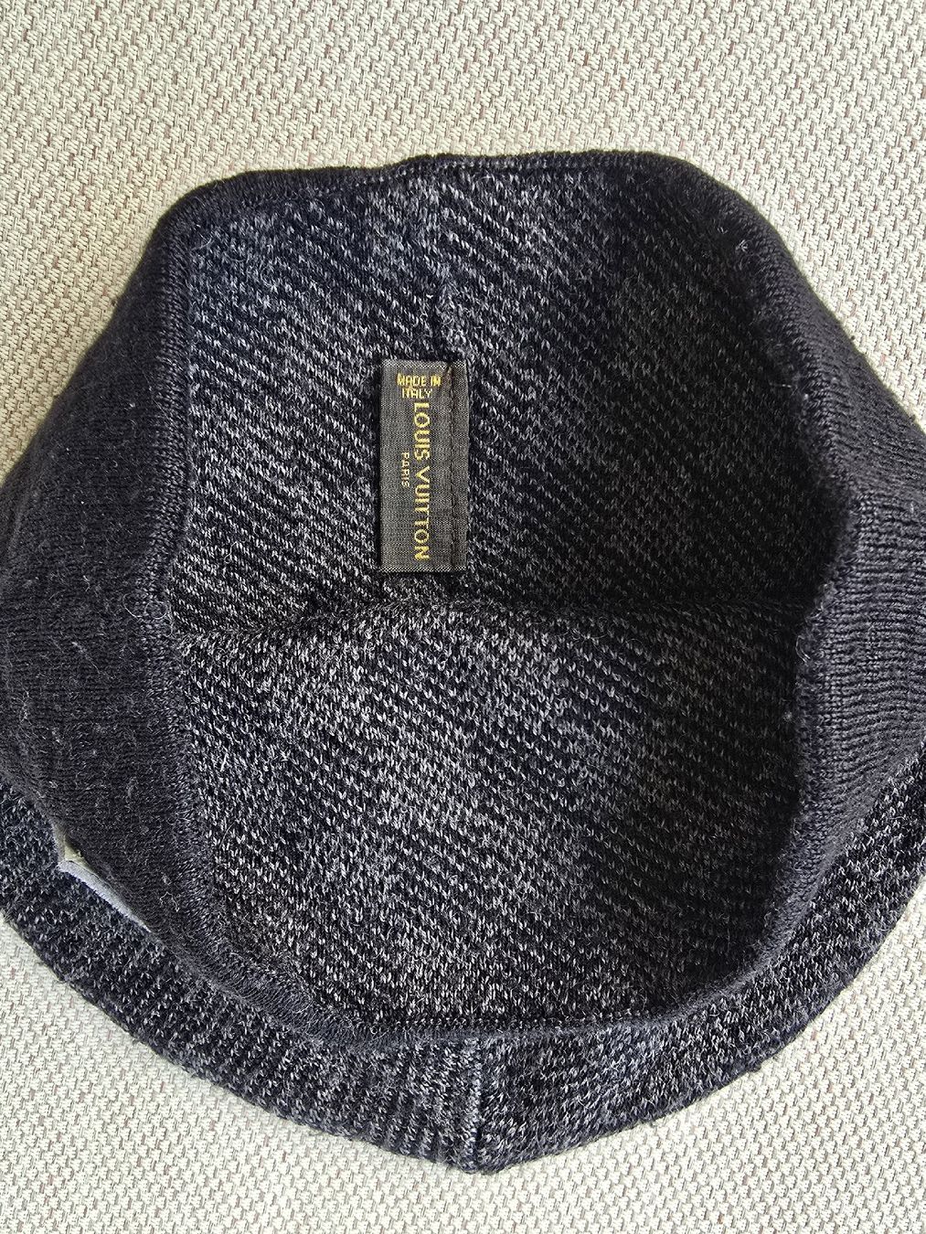 Sonstige Kleidung & Accessoires: LV Beanie Mütze – Gebraucht aus Urtenen-Schönbühl von G00Deal 1