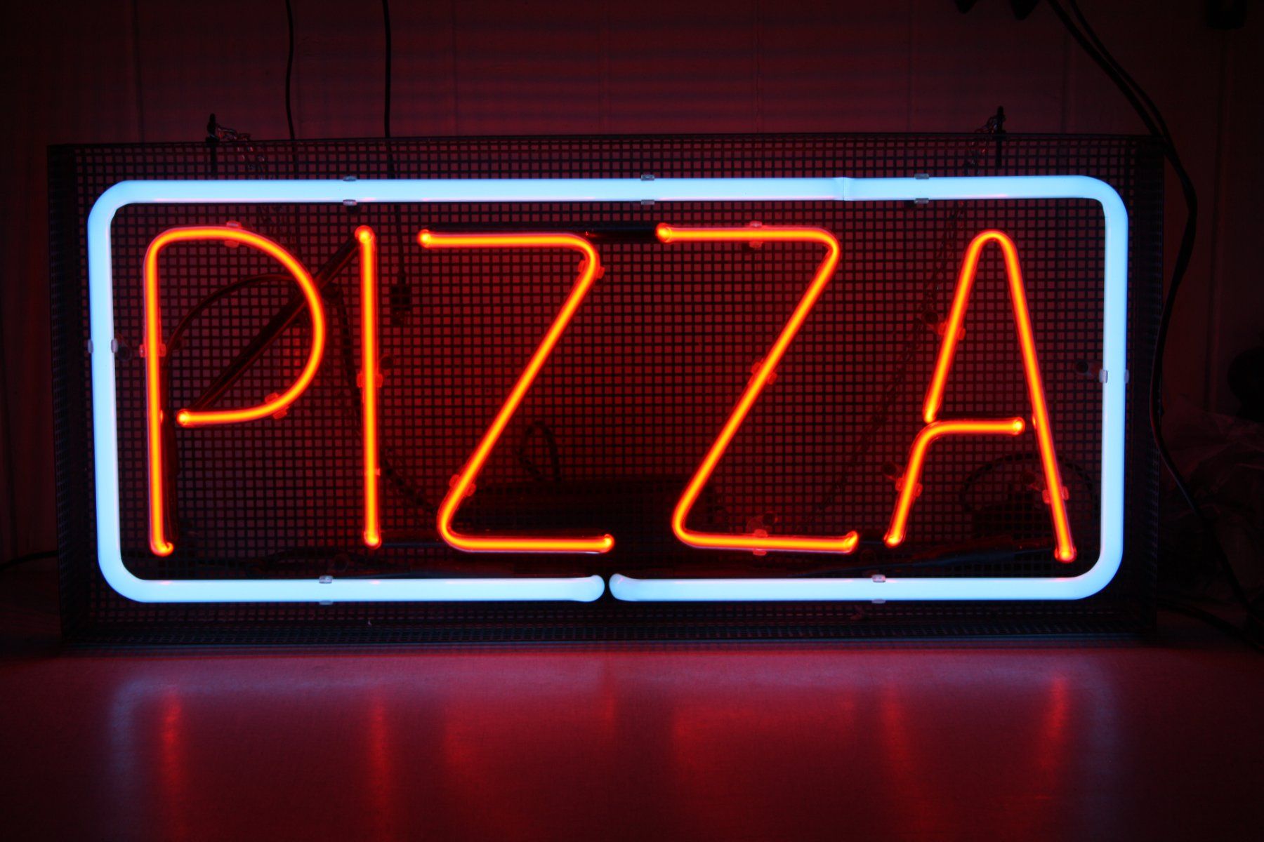 Insegne: PIZZA WERBUNG LEUCHT REKLAME LAMPE – Usato da Wauwil venduto da Pneuedy