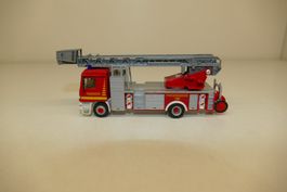 Schuco 1:87: Mercedes-Benz Feuerwehr