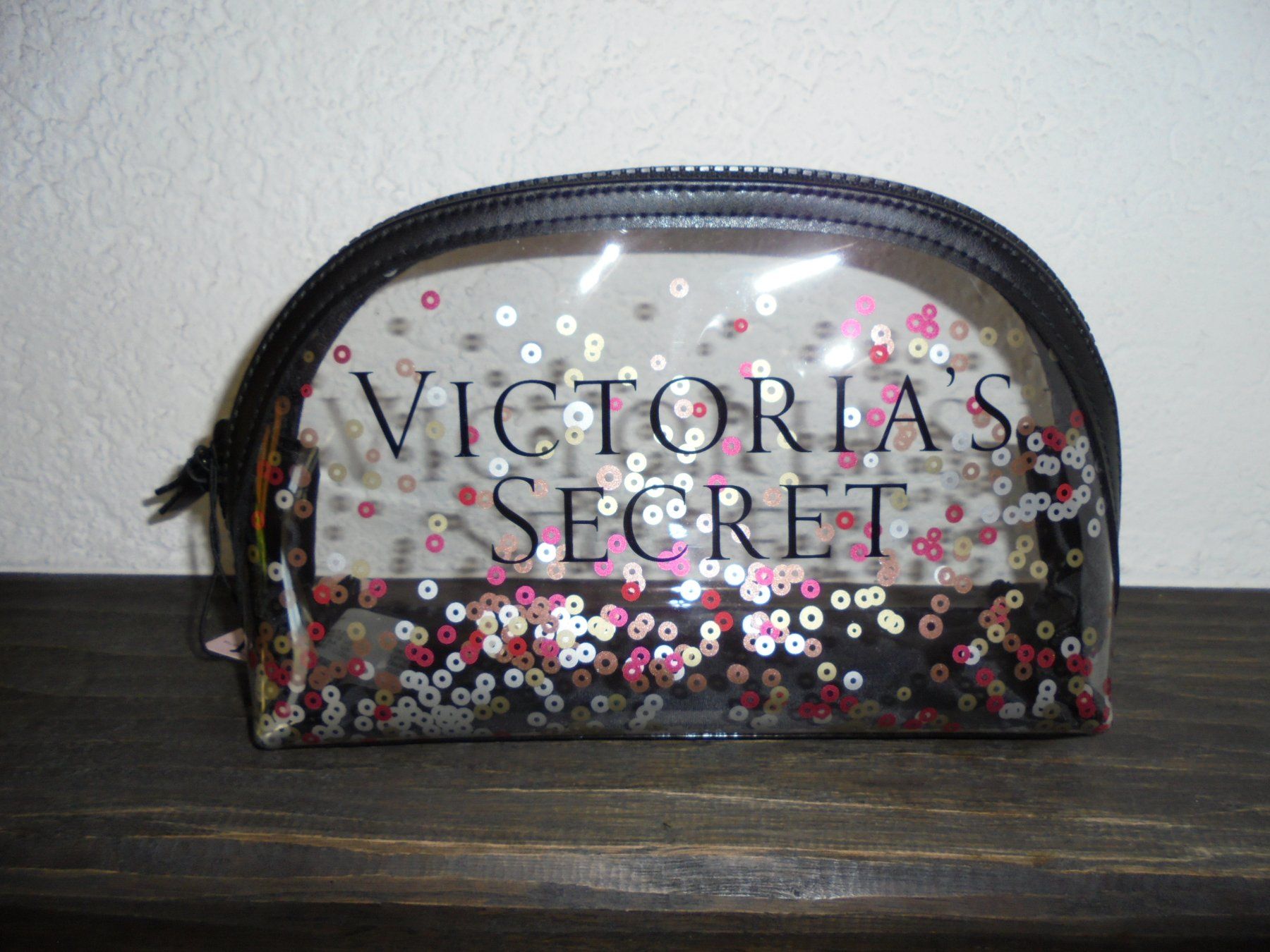 Victoria's Secret Custodie per cosmetici: VICTORIA'S SECRET NECESSAIRE / KOSMETIKTÄSCHCHEN – Nuovo e nell'imballaggio originale da Aarau Rohr venduto da PinkSchwein