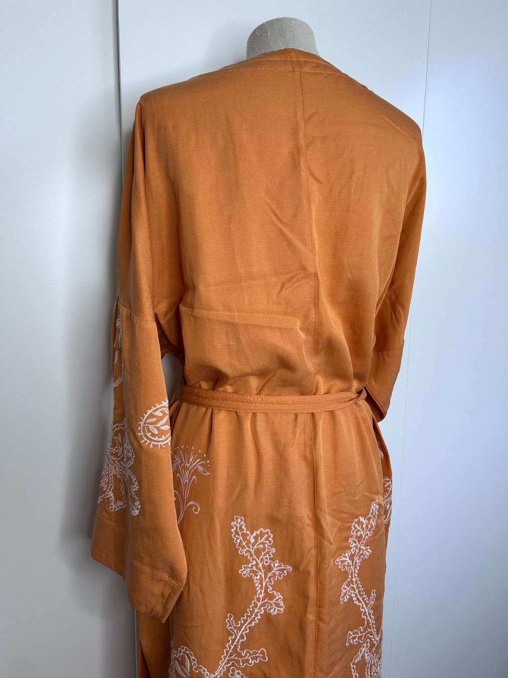 Kimono: H&M Premium Selection Embroidered Robe – Nuovo (secondo la descrizione) da St. Gallen venduto da look-twice 3