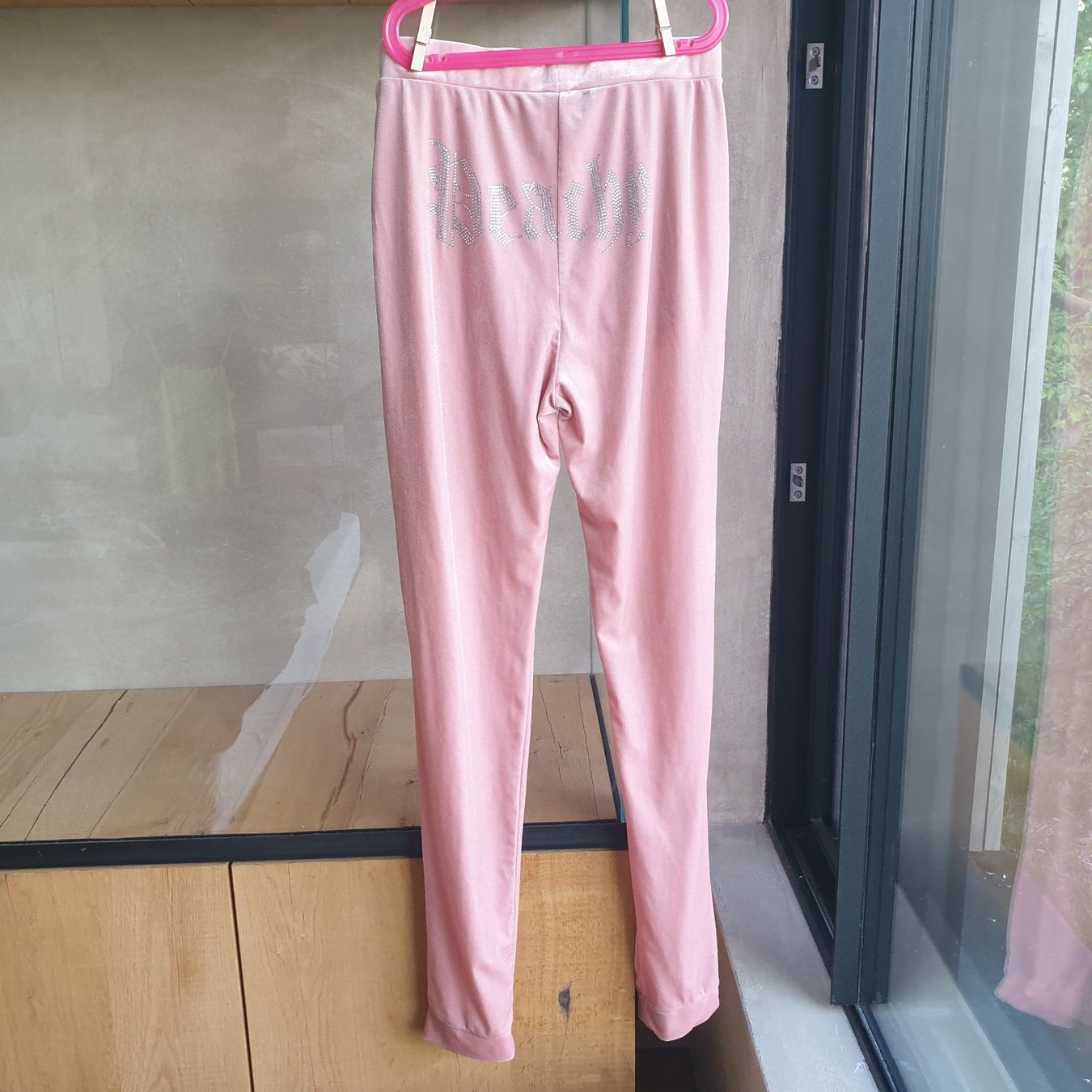 Pantaloni: 🐸 TRAINERHOSE MIT STRASS "PEACH" FREIZEITHOSE JOGGINGHOSE – Usato da Môtier (Vully) venduto da Frogs 2