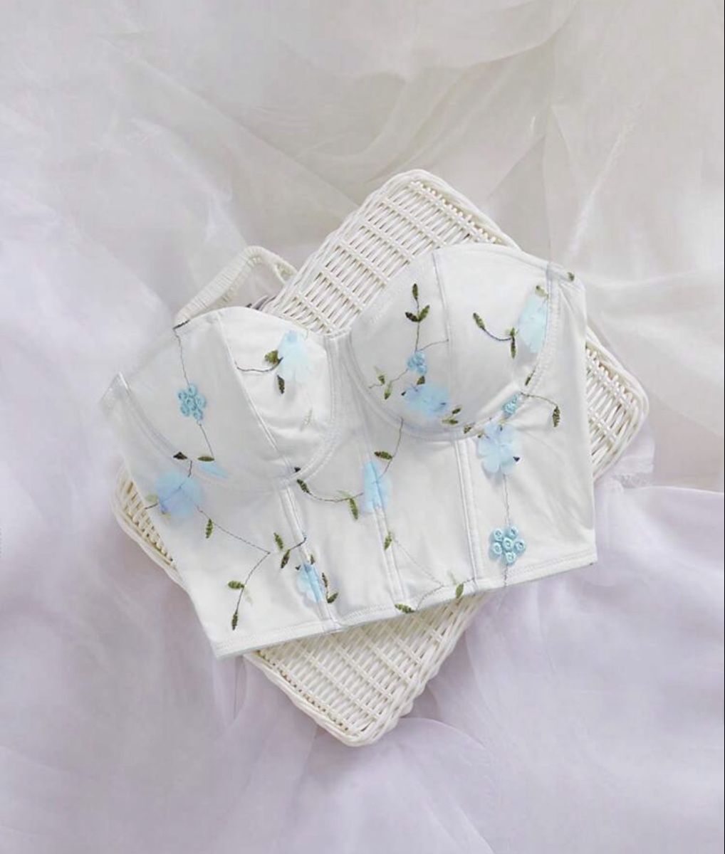 Top: Corset fleuri blanc et bleu - taille XS/S – Nuovo (secondo la descrizione) da Villars-sur-Glâne venduto da jsa_1752
