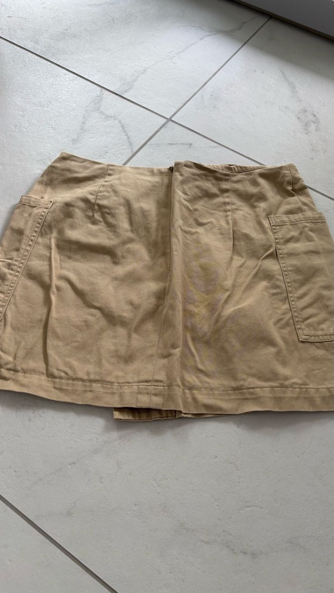 Stradivarius Gonne: Minirock beige Stradivarius 40 – Usato da Seengen venduto da sa_land 1