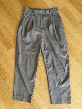 H&M Bundfaltenhose, neuwertig, Gr. 38, top Zustand!