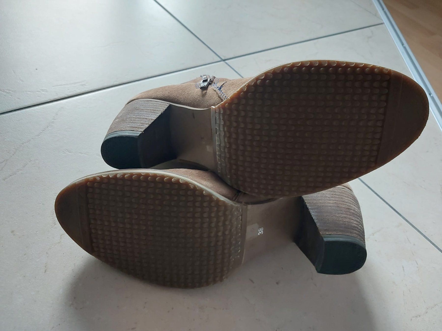 Damenschuhe: Varese Stiefeletten 38 – Gebraucht aus Rothenthurm von Meitli18 2