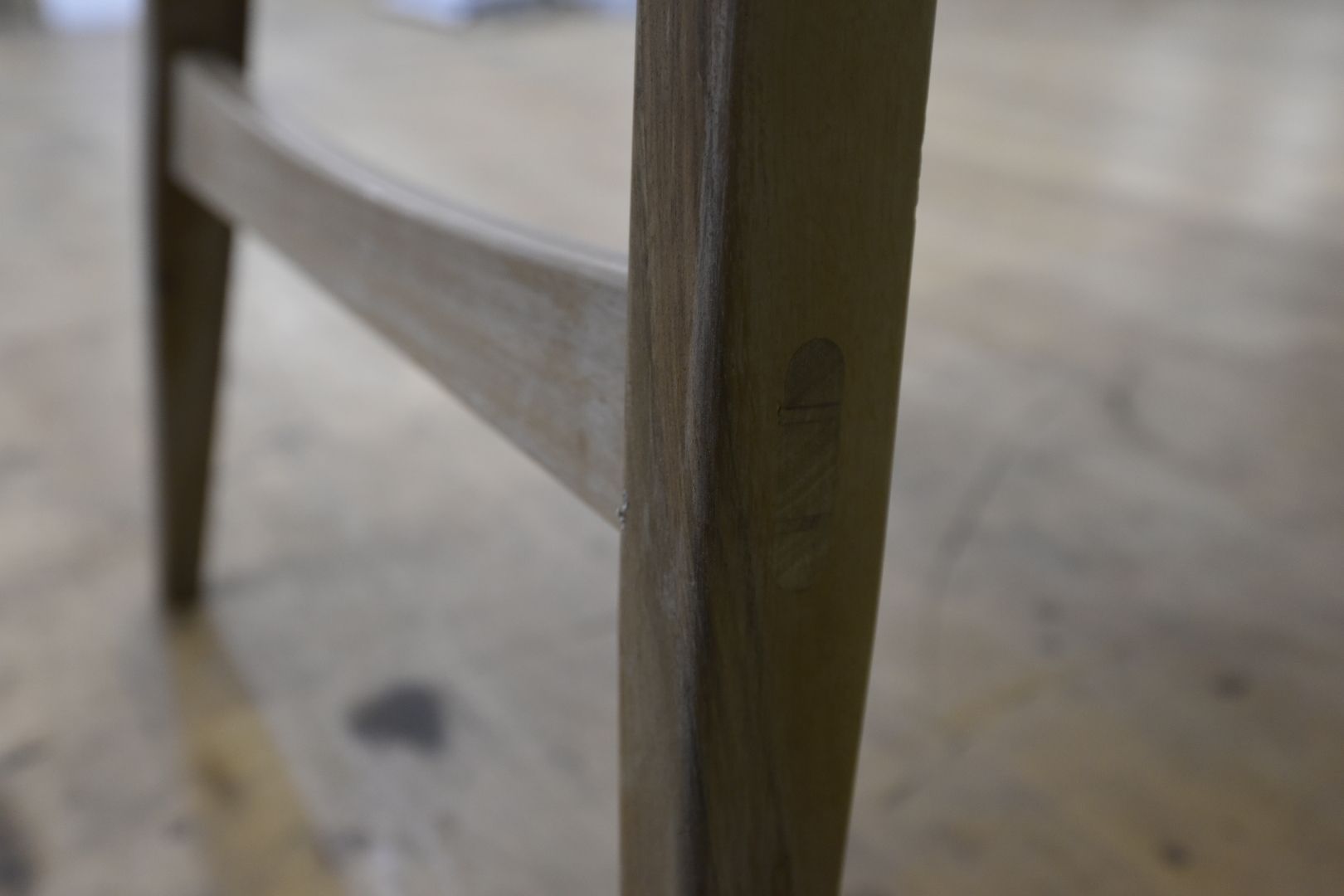 Tavoli: Wunderschöner Tisch aus Nussbaum Holz – Usato da Lichtensteig venduto da Usedinstorecom 8