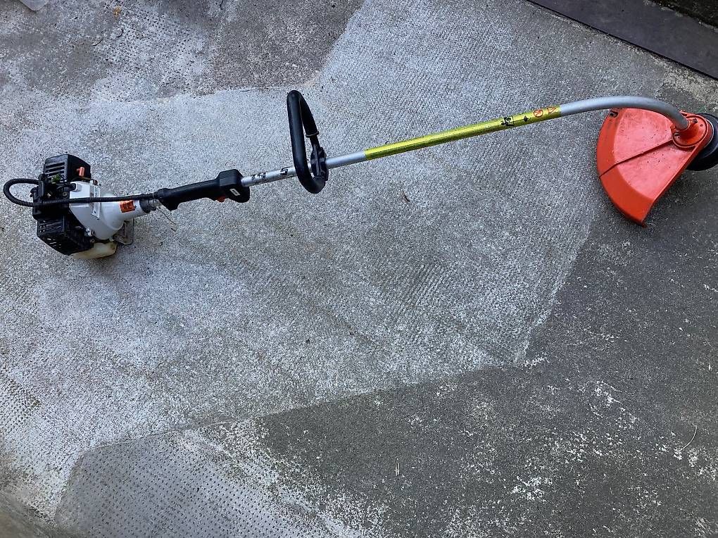 Rasenmäher: Débroussailleuse Stihl FS 52 à essence – Gebraucht aus Renens VD von chrstn