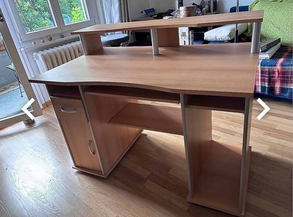 Bureaux: Schreibtisch  – D'occasion à bern par AAAA-A5