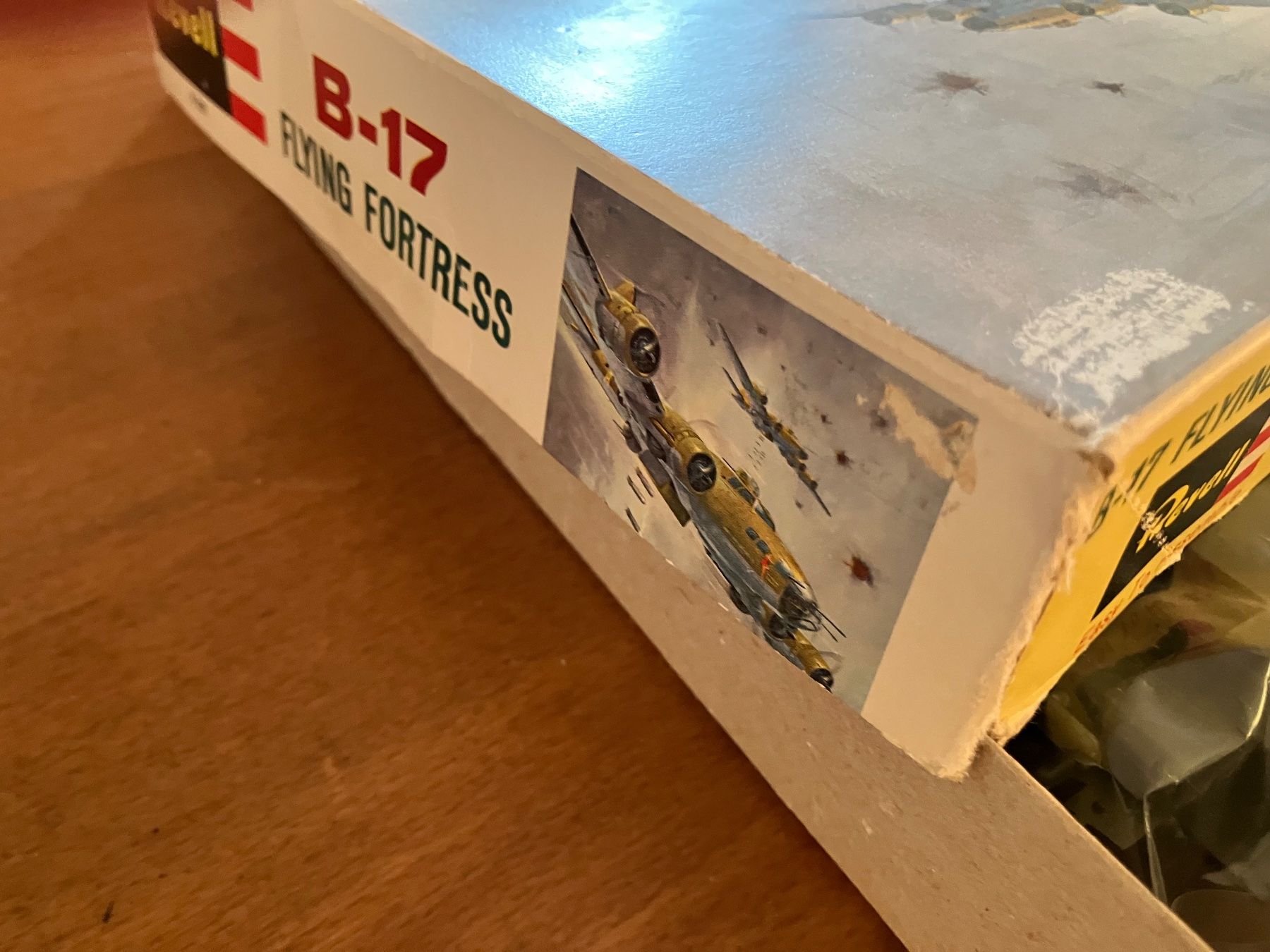 Revell Kit di modellismo & Modellini statici: Revell B-17 alter Bausatz – Usato da Illnau venduto da smpk 3