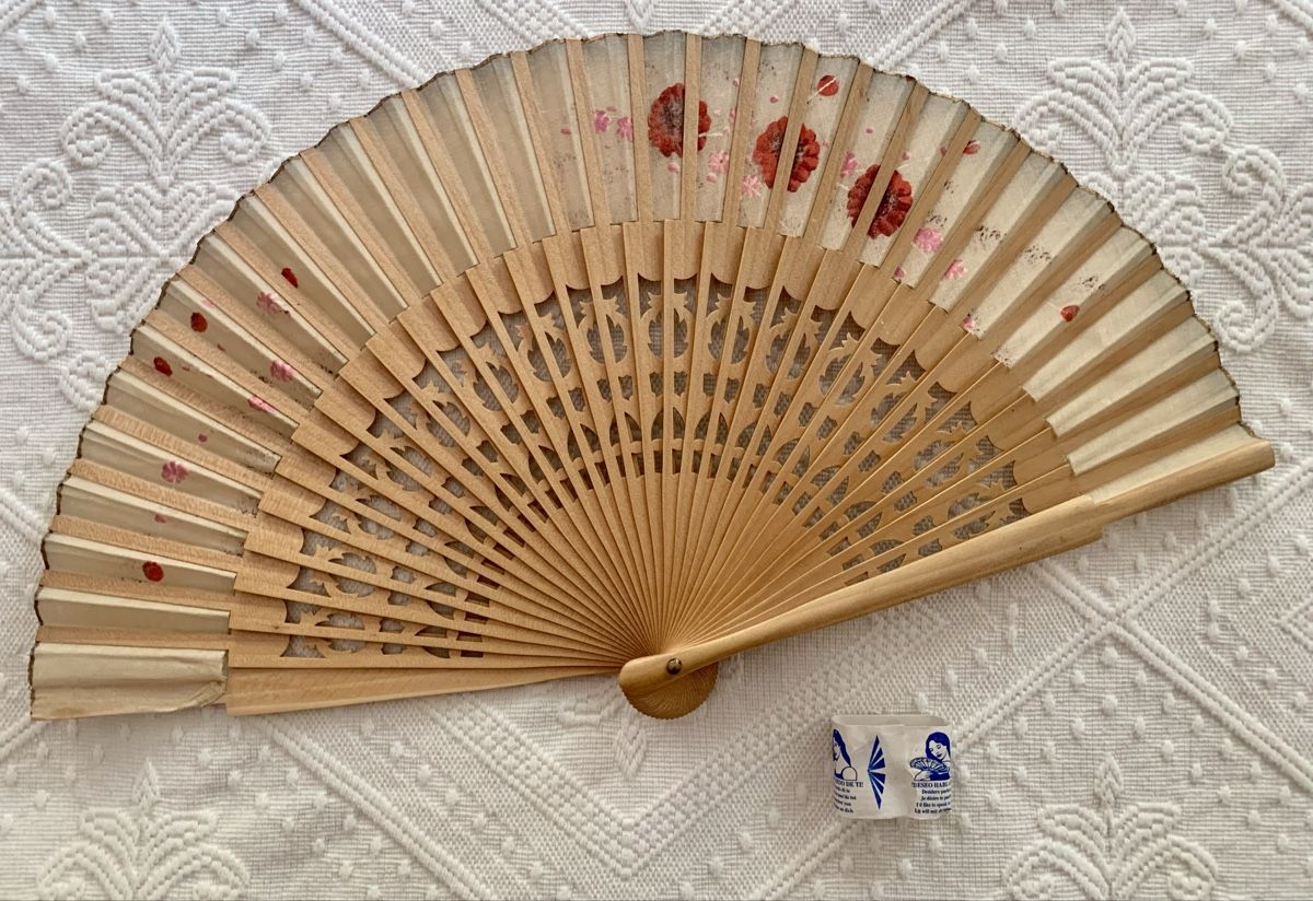 Alle Dekorationen: Handgemalter spanischer Handfächer, neu – Neu (gemäss Beschreibung) aus Zürich von p_q7q_nichtraucher 1