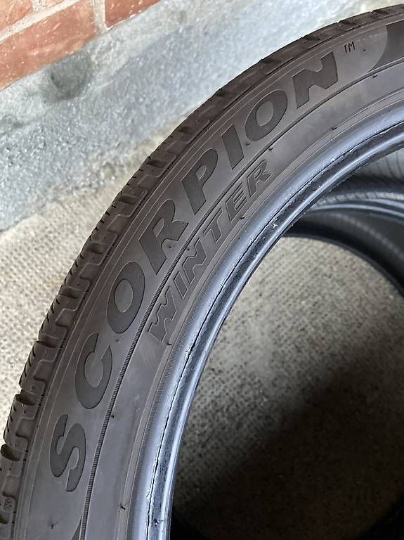 Pneus & Roues: 2 x 265/40/22 Pirelli Winterreifen  – D'occasion à Frasnacht par nobloff 4