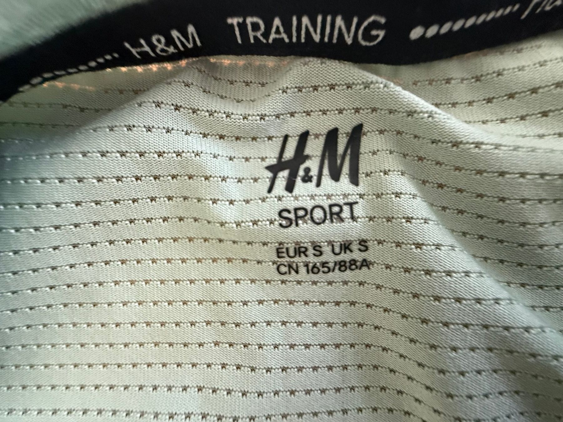 H&M T-shirt: damen Sport Shirt Grösse S – Usato da Kirchdorf AG venduto da coco123 3
