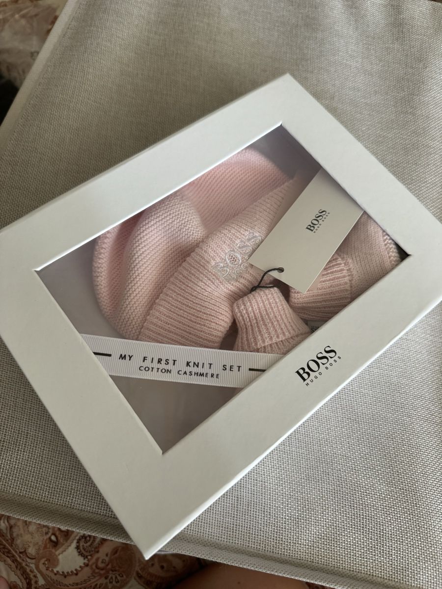 Hugo Boss Berretti & Sciarpe: BOSS Mütze & Schuhe Set Mädchen neu! – Nuovo e nell'imballaggio originale da Thalwil venduto da Iconicfashion 2