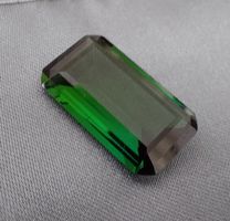 Turmalin rechteckig, sattes grün, 8.40ct