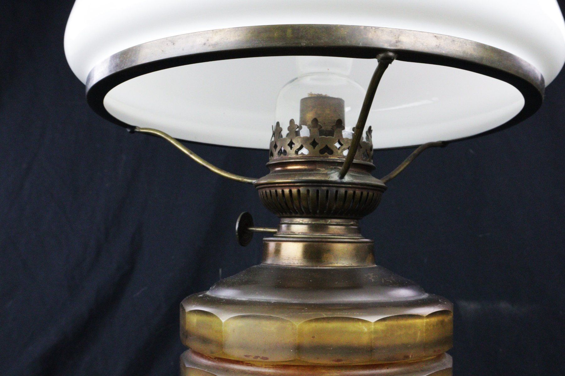 Lampade: Antike Petroleumlampe – Usato da Volketswil venduto da brockipfannenstil 3