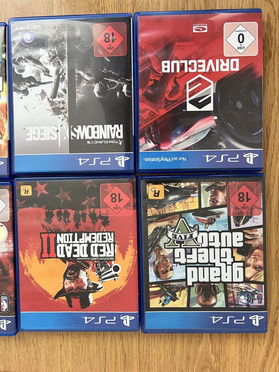 Sony Console: PlayStation 4 (500 GB) Komplettpaket | 2 Controller | Logite – Usato da Zürich venduto da mad_msw7 3