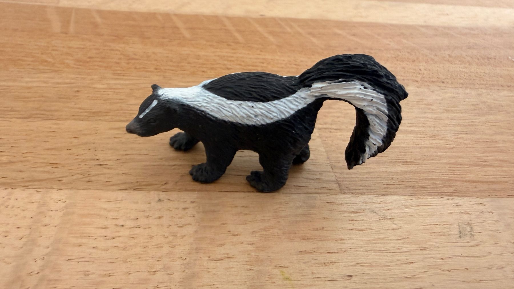 Schleich Spielzeuge: SCHLEICH - Stinktier 14672 – Gebraucht aus Winterthur von Secondhand-Family 1