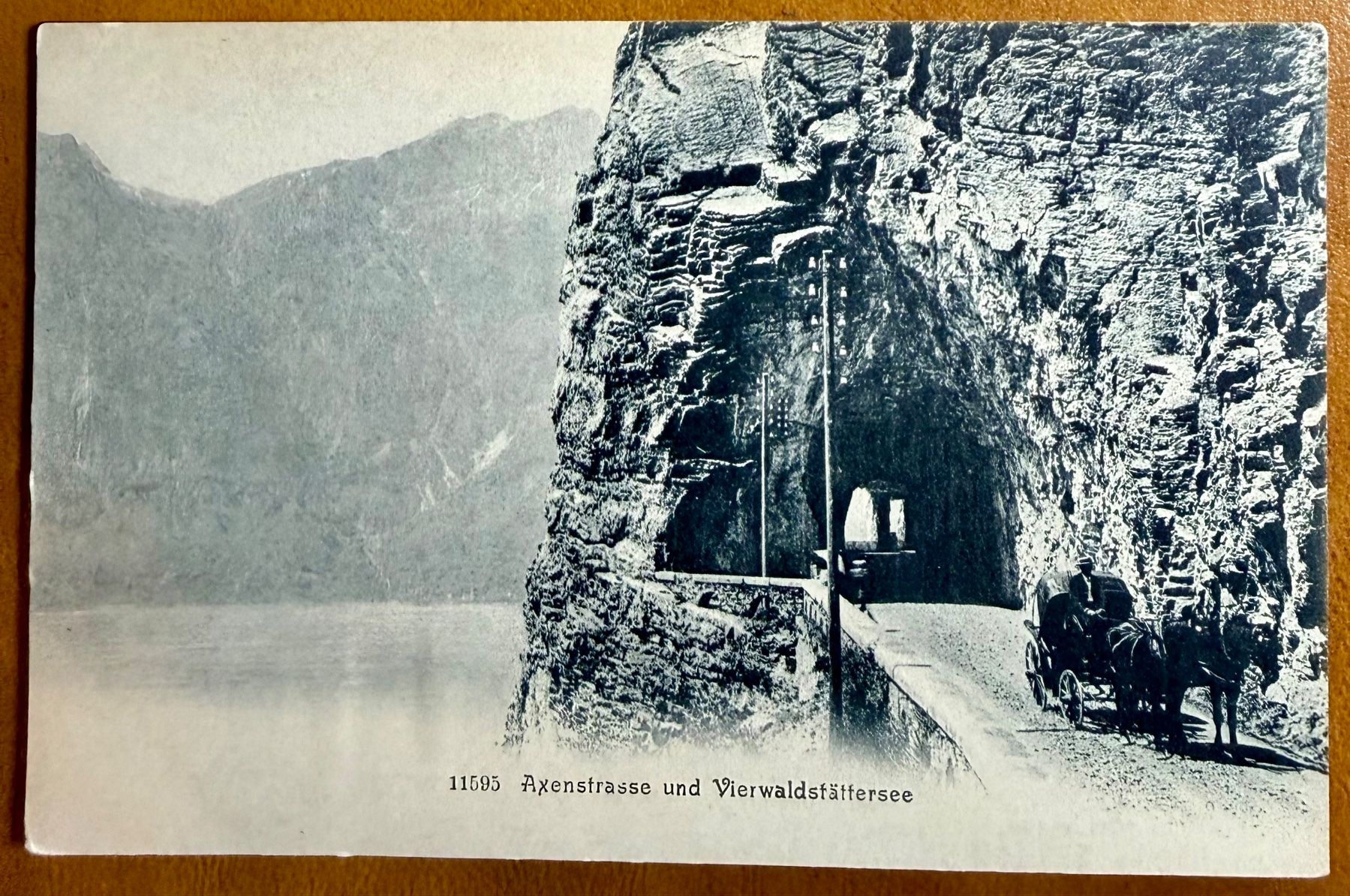 Ansichtskarten: AK: Axenstrasse -Calèche – Gebraucht aus Lutry von Ediego
