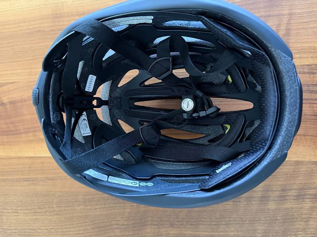 Helme: Giro Syntax MIPS Velohelm – Gebraucht aus Bülach von ale_fgy9 2
