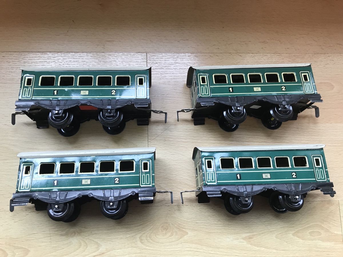 Distler Modellini di ferrovie: Märklin, Bing, Bub oder Distler Wagen  – Usato da Zürich venduto da Kiron 1